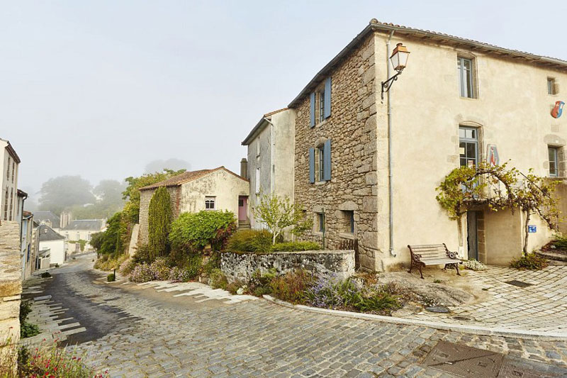 Découvrez Malièvre, classé village de France